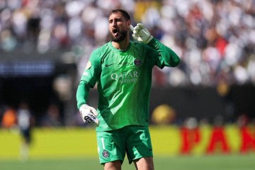 三千万欧!曼城敲定冠军门将,关窗前捡到大便宜,瓜迪奥拉笑了