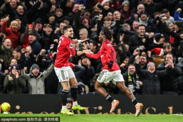 鲁尼:看到曼联替补席我很担忧 真的需要在冬窗买人