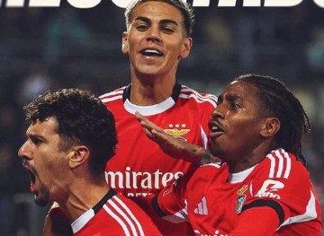 穆帅率领本菲卡3-0大胜,豪取10轮不败+紧随榜首1分,欧冠迎首胜