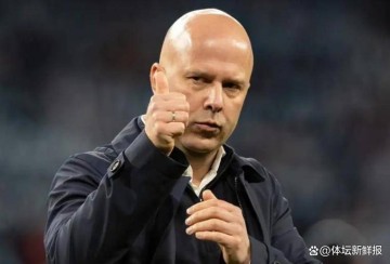 有希望首发!萨拉赫与斯洛特关系在一场训练场密谈后竟神奇和解,他将回归利物浦阵容