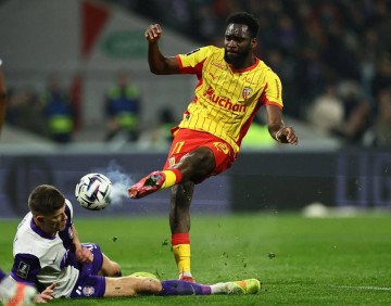 3-0,法甲领头羊完胜图卢兹,豪取8连胜,领先巴黎圣日耳曼4分