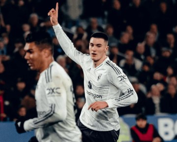 7-8！1-1！足坛疯狂一夜，那不勒斯出局，曼联补时绝平，切尔西爆冷